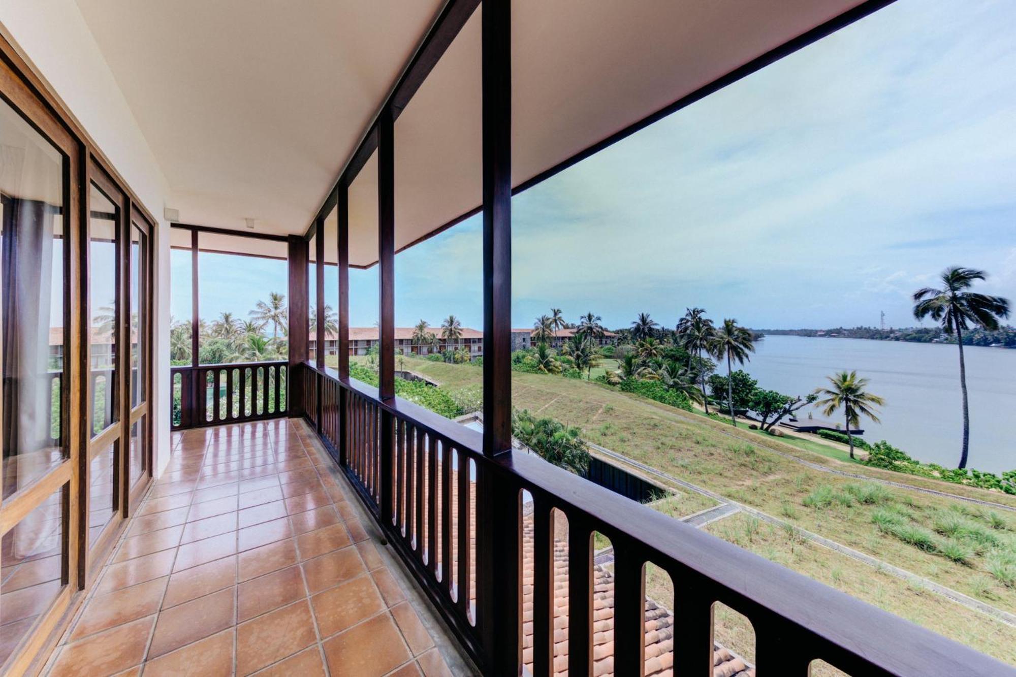 Resort Cinnamon - Signature Selection